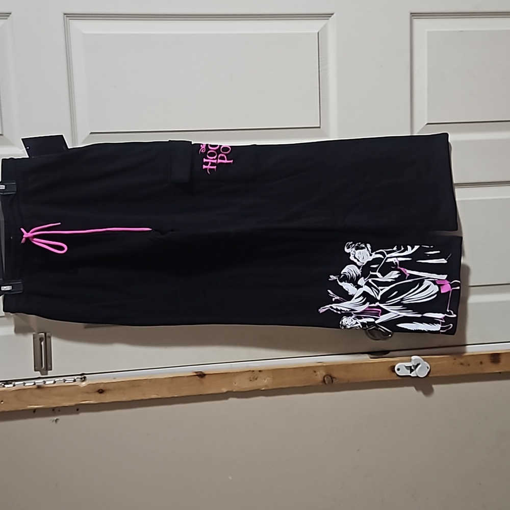 DISNEY HOCUS POCUS GRAPHIC SWEATPANTS: BLACK: NEW WITH TAGS: SIZE S